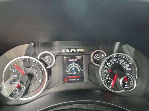 Used 2024 RAM 2500 Big Horn AWD/4WD image 16