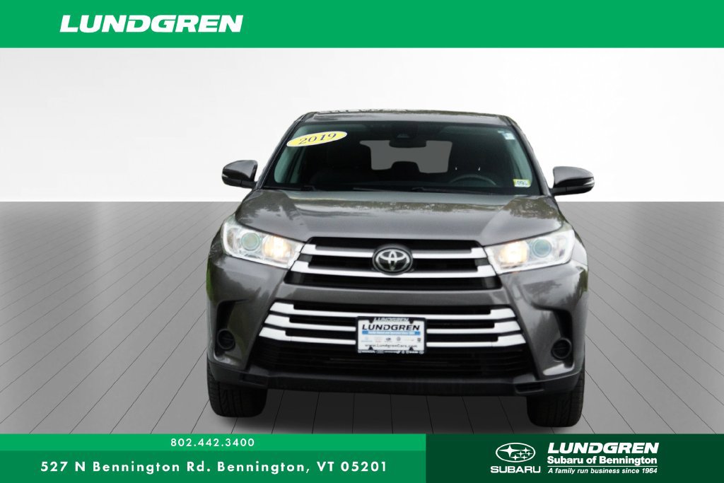 Used 2019 Toyota Highlander LE AWD/4WD image 32