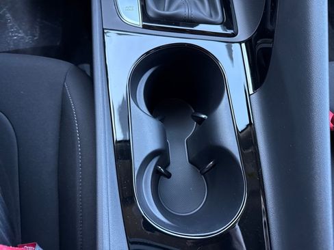 New 2026 Hyundai Elantra Hybrid FWD image 32