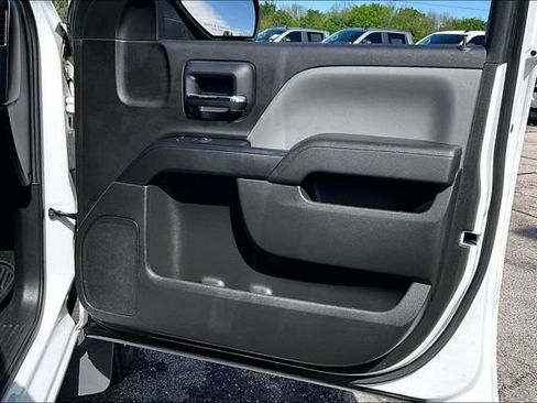 Used 2018 Chevrolet Silverado 1500 Custom w/ Custom Value Package AWD/4WD image 29