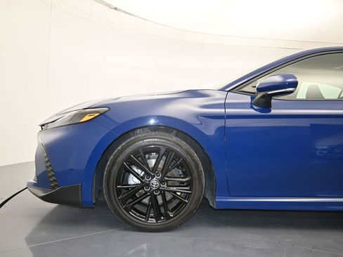 Used 2025 Toyota Camry SE image 10