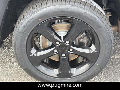 Used 2021 Jeep Grand Cherokee L Laredo AWD/4WD image 19