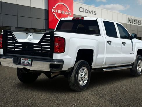 Used 2015 Chevrolet Silverado 2500 LT RWD image 3