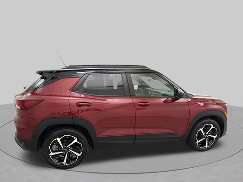 Used 2023 Chevrolet TrailBlazer RS w/ Sun and Liftgate Package FWD image 9