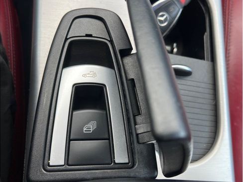Used 2012 Mercedes-Benz SLK 350 image 16