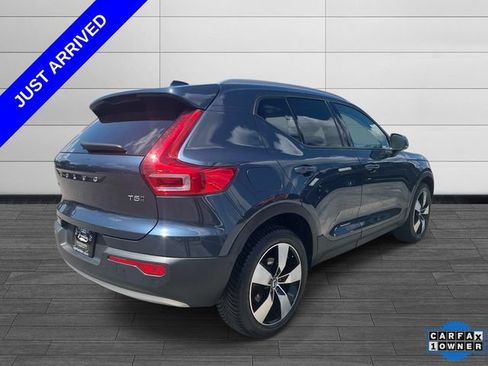 Used 2021 Volvo XC40 T5 Momentum w/ Premium Package AWD/4WD image 3