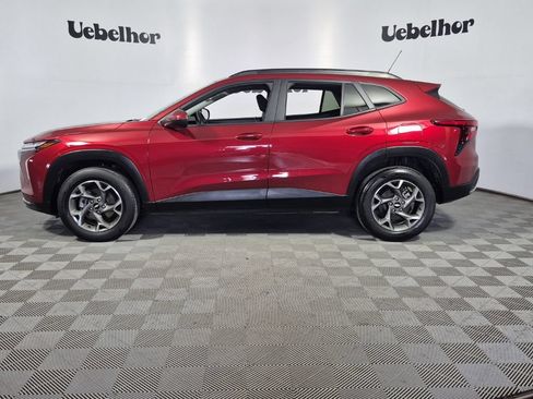 Used 2024 Chevrolet Trax LT w/ Driver Confidence Package FWD image 11