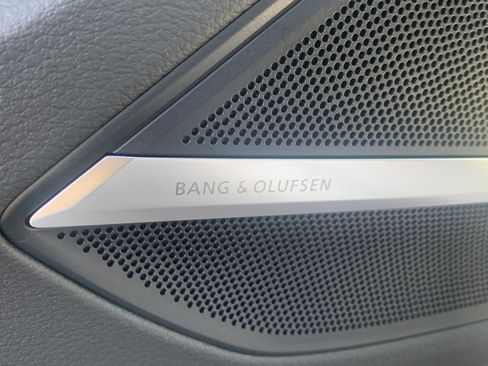 Used 2023 Audi A8 L 3.0T image 29