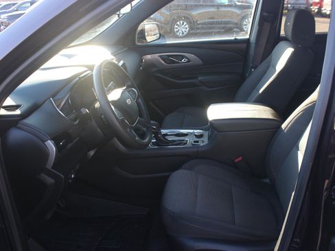 Used 2023 Chevrolet Traverse LT image 16