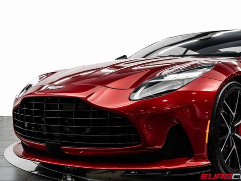 Used 2024 Aston Martin DB12 Coupe image 13