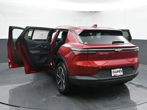 New 2026 Chevrolet Equinox EV LT image 52