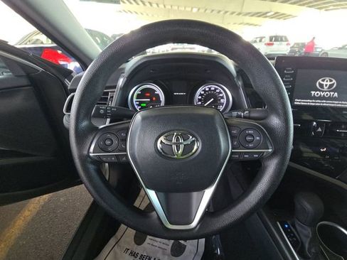 Used 2023 Toyota Camry LE image 10