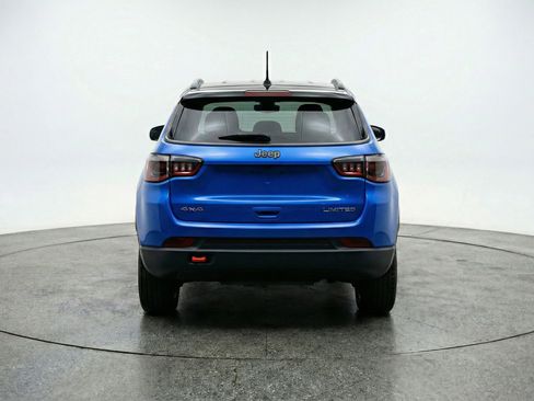 Used 2025 Jeep Compass Trailhawk image 7