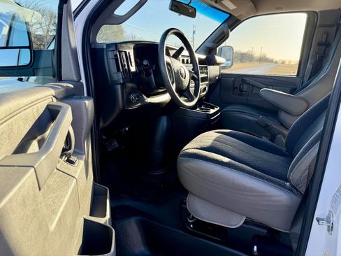 Used 2019 GMC Savana 2500 w/ Driver Convenience Package RWD image 22