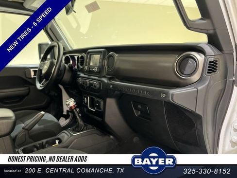 Used 2018 Jeep Wrangler Unlimited Sport AWD/4WD image 23