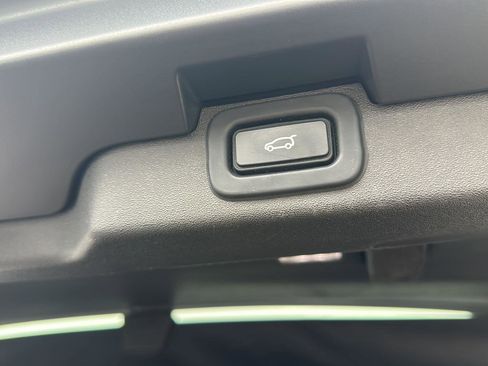 Used 2021 Land Rover Discovery HSE R-Dynamic image 17