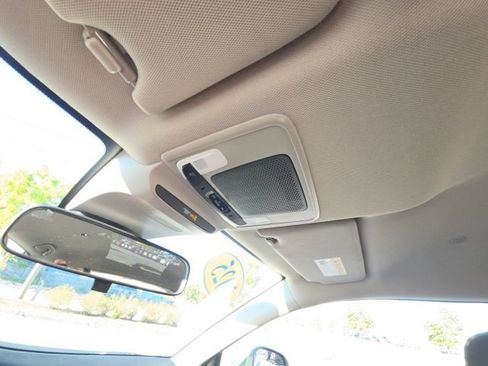 Certified 2025 Honda HR-V LX image 32