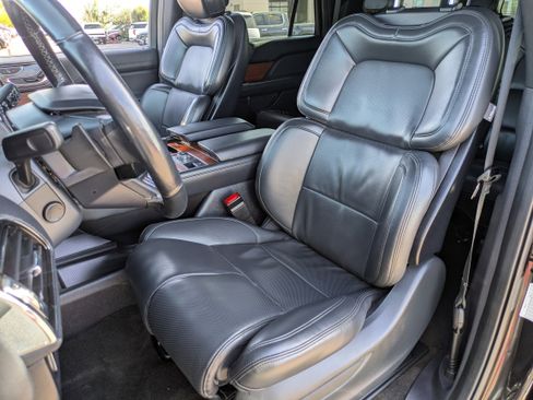 Used 2024 Lincoln Navigator L 4WD image 19