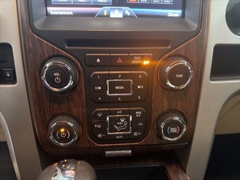 Used 2014 Ford F150 Lariat w/ Equipment Group 502A Luxury AWD/4WD image 22