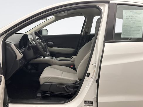 Used 2021 Honda HR-V LX image 8