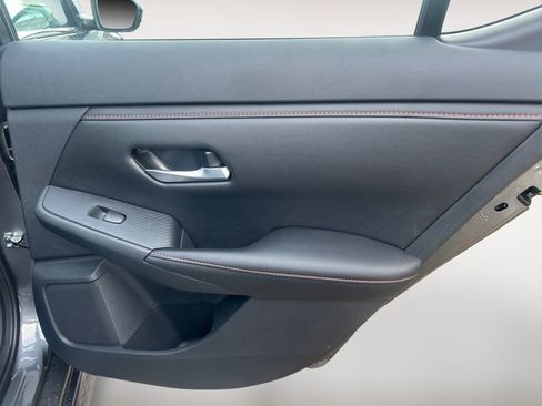 Certified 2025 Nissan Sentra SR w/ SR Premium Package image 30