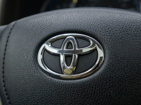 Used 2013 Toyota RAV4 Limited image 25