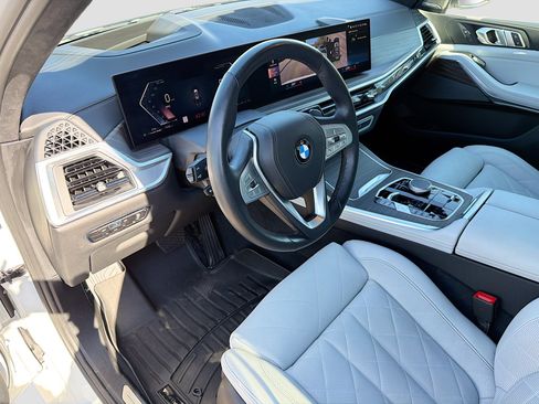 Used 2023 BMW X7 xDrive40i w/ Premium Package image 28