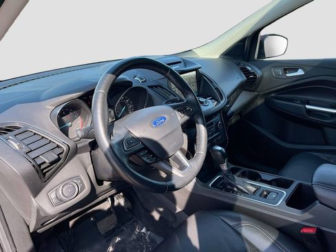 Used 2017 Ford Escape Titanium image 9