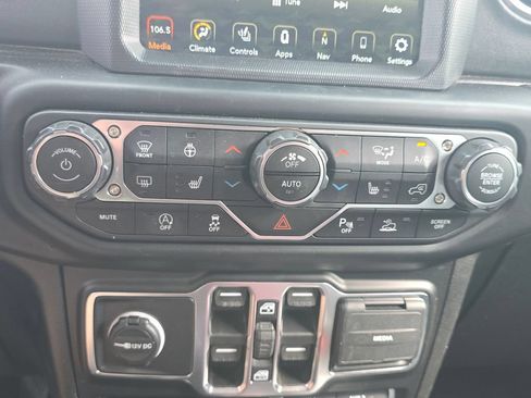 Used 2020 Jeep Gladiator Overland AWD/4WD image 48