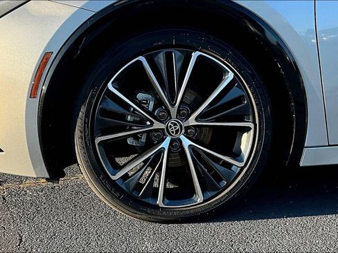 Used 2023 Toyota Prius XLE image 9