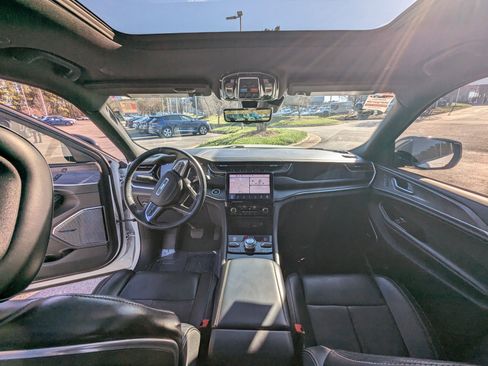 Certified 2022 Jeep Grand Cherokee L Overland w/ Advanced Protech Group III image 11