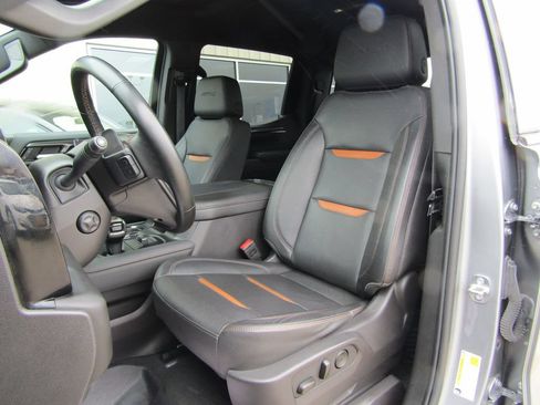 Used 2024 GMC Sierra 1500 AT4 w/ Technology Package AWD/4WD image 28