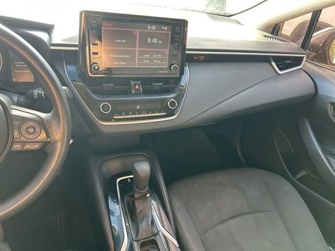 Used 2022 Toyota Corolla LE image 12