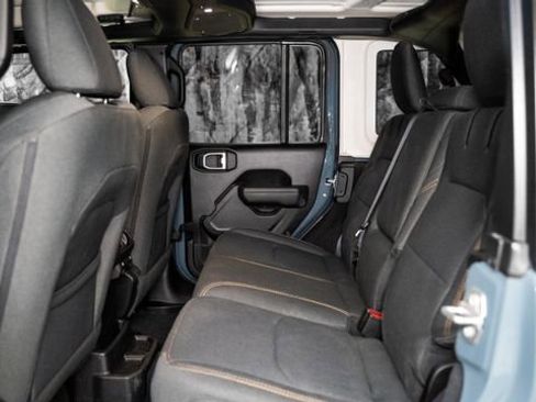 Used 2024 Jeep Wrangler Unlimited image 11