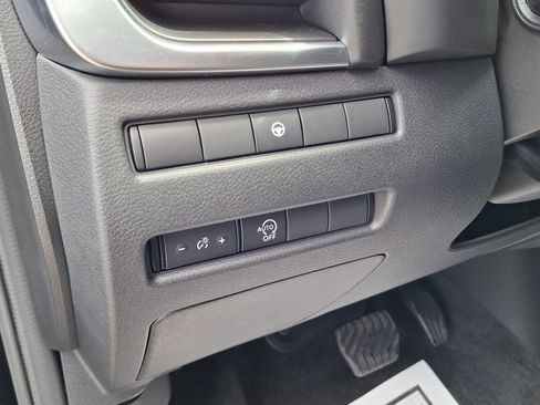 Certified 2023 Nissan Rogue SV image 10