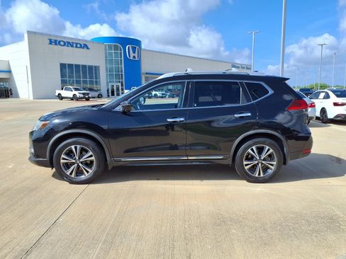 Used 2017 Nissan Rogue SL FWD image 3