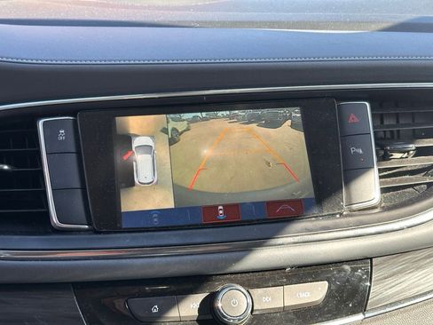 Used 2018 Buick Enclave Essence image 33