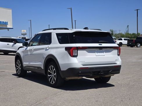 Used 2025 Ford Explorer ST-Line AWD/4WD image 5