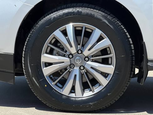 Used 2020 Nissan Pathfinder SL FWD image 38
