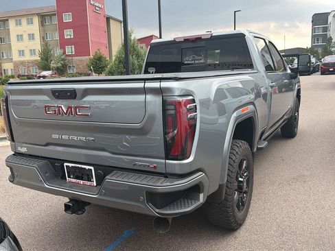 Used 2025 GMC Sierra 3500 AT4 w/ AT4 Premium Plus Package AWD/4WD image 4