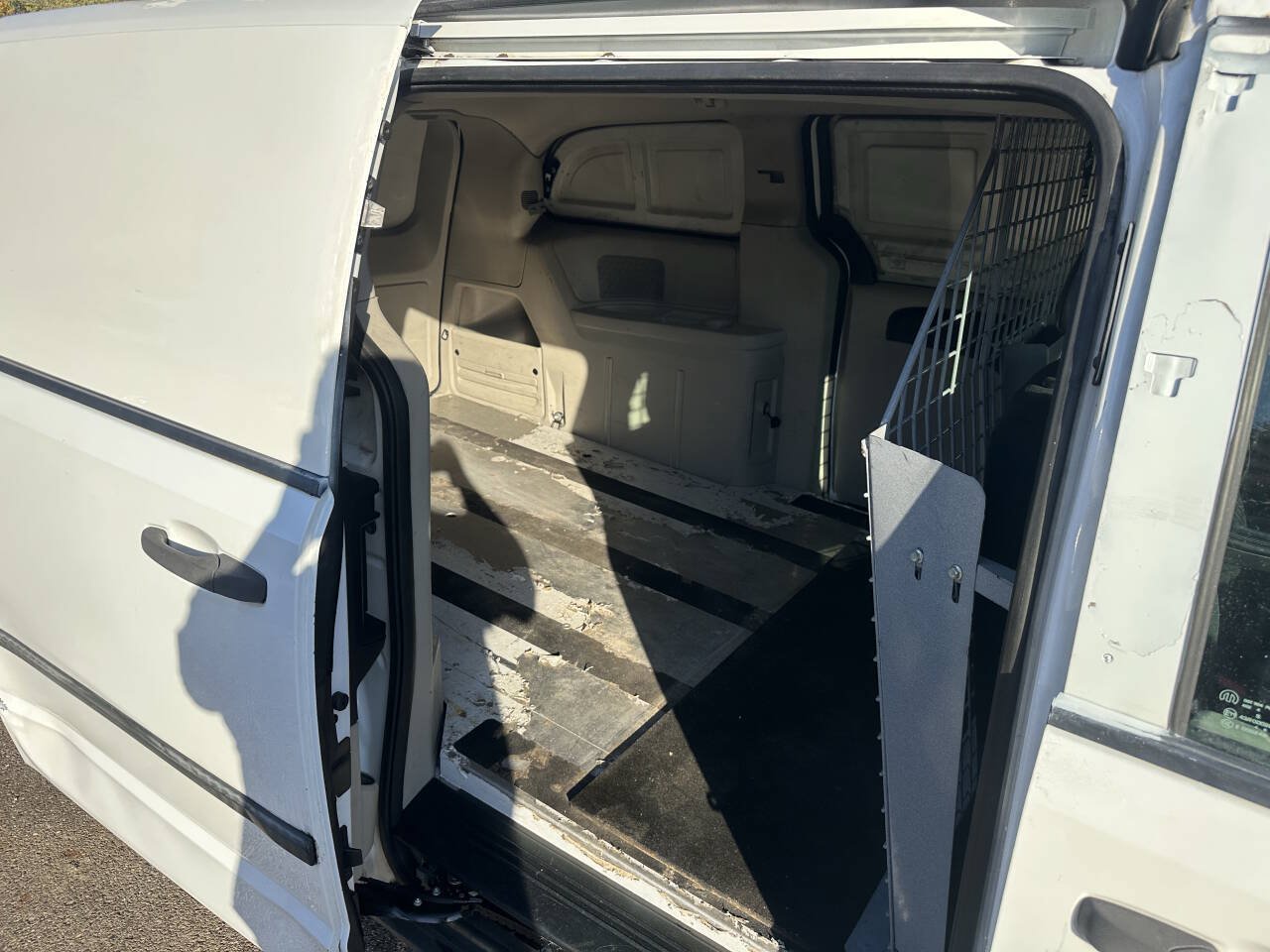 Used 2015 RAM C/V Tradesman FWD image 24