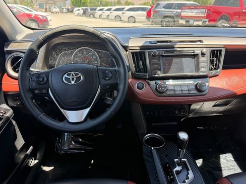 Used 2014 Toyota RAV4 Limited w/ Technology Package FWD image 31