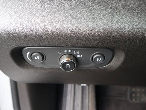 Used 2019 Chevrolet Traverse LT image 15