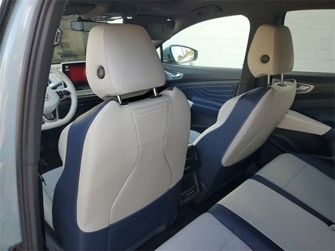 Used 2023 Volkswagen ID.4 Pro S image 10