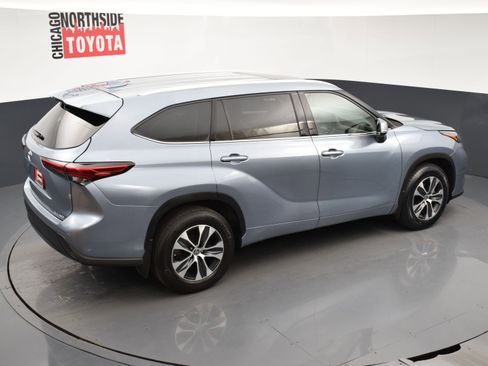 Used 2022 Toyota Highlander XLE image 24