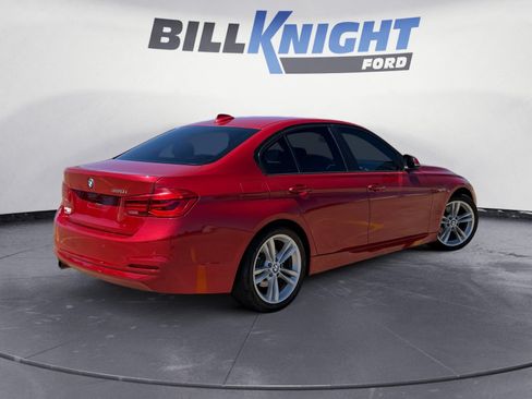Used 2017 BMW 320i Sedan RWD image 5
