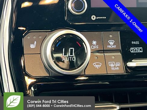 Used 2021 Toyota Highlander XSE AWD/4WD image 23