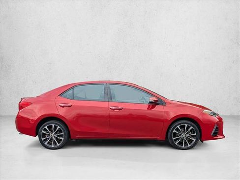 Used 2017 Toyota Corolla SE FWD image 4