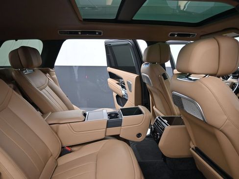 Used 2025 Land Rover Range Rover Long Wheelbase Autobiography AWD/4WD image 13