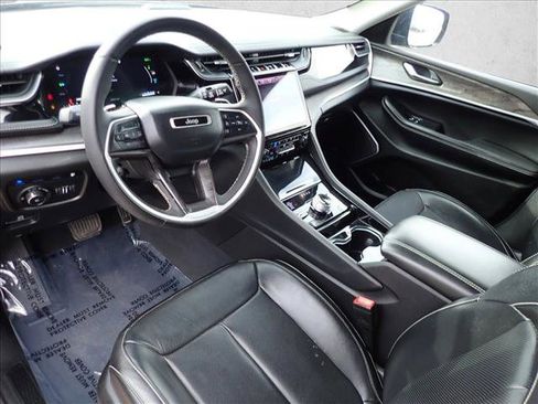 Used 2023 Jeep Grand Cherokee 4WD 4xe w/ Luxury Tech Group II image 12